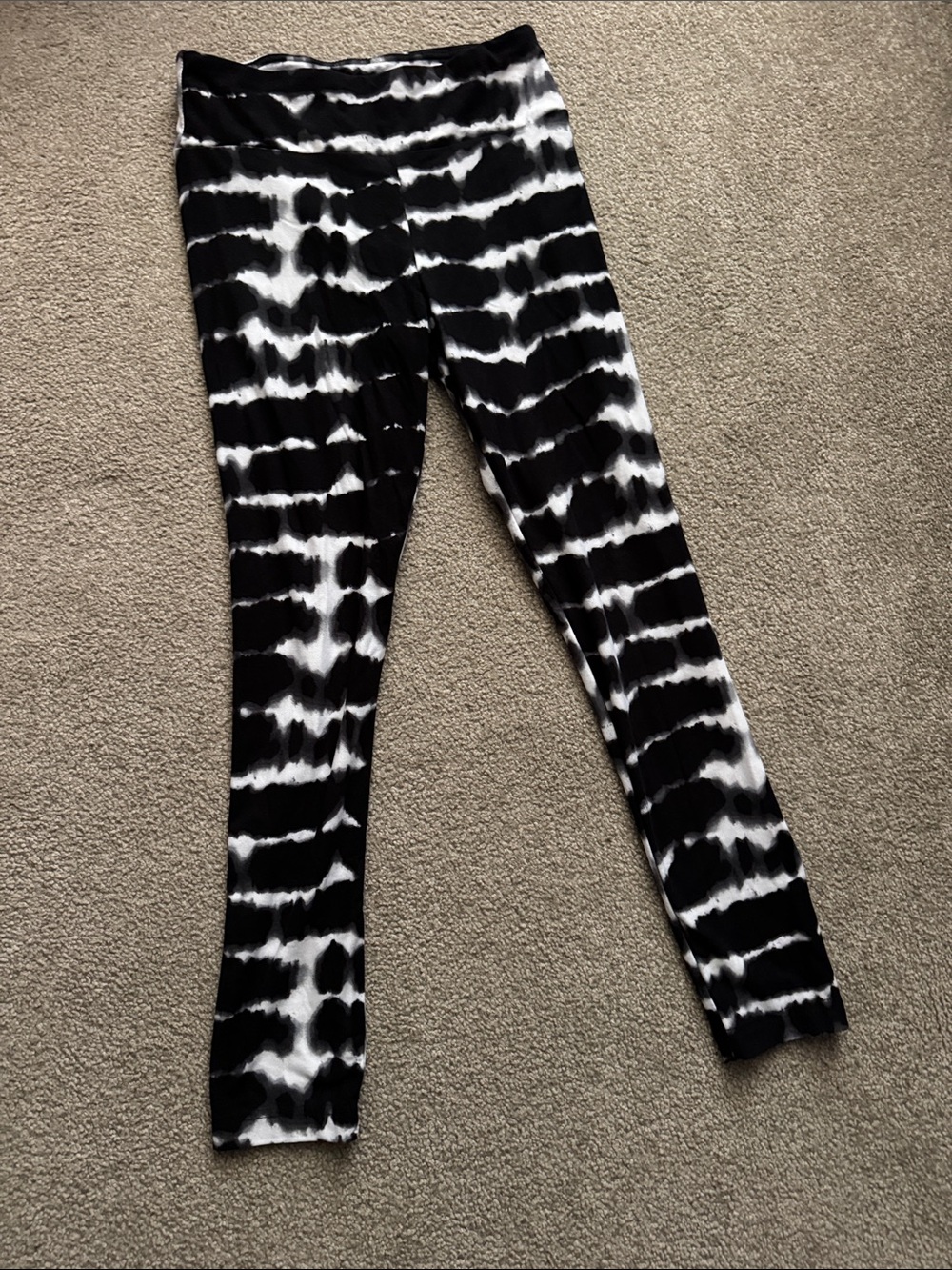 No Boundaries Black/White Tie Dye  Leggings Medium